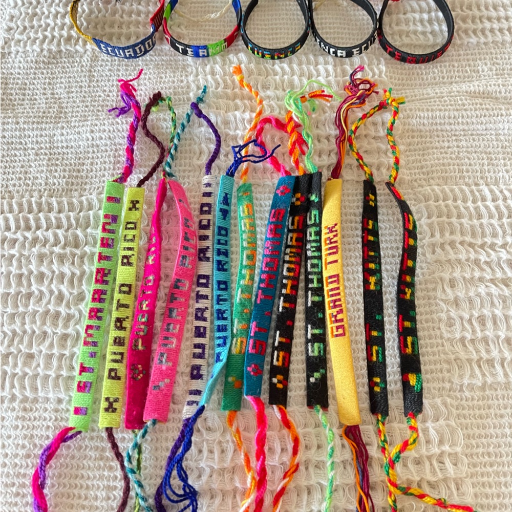 Traveling the World Bracelets O/S - Picture 4 of 4